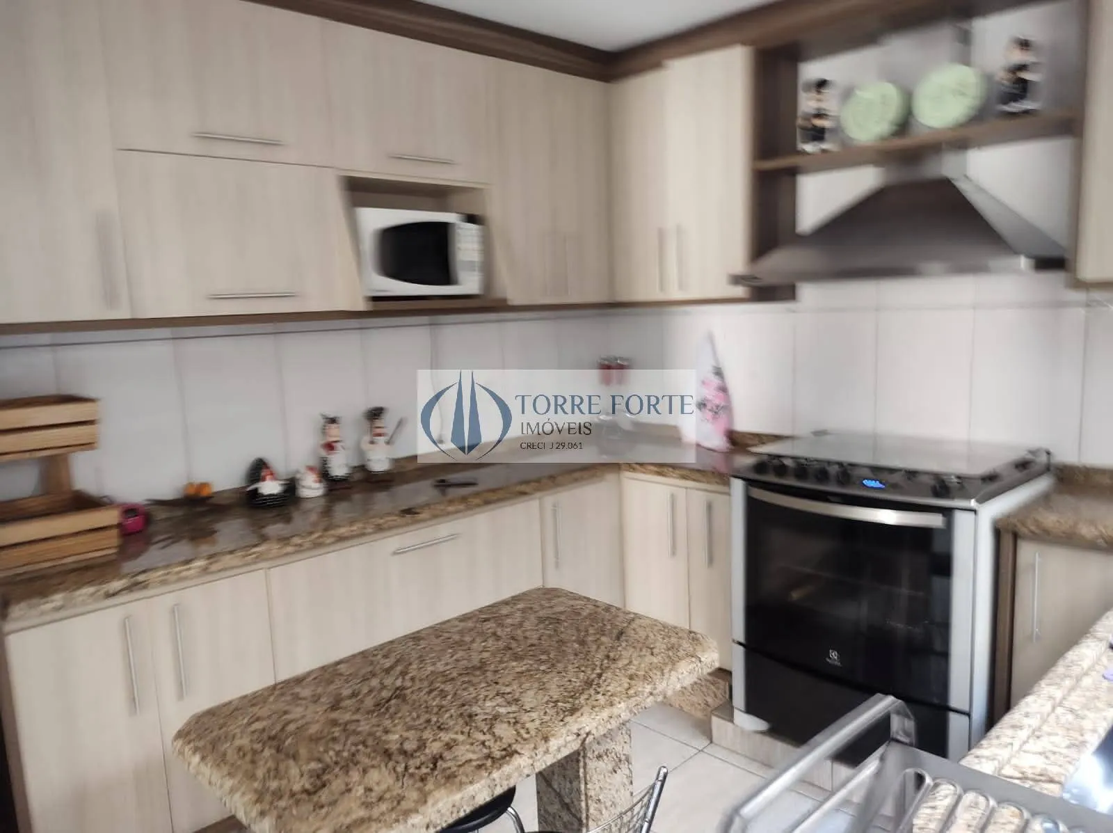Imagem Sobrado em condominio com 3 dormitórios, 1 suite, 3 vagas na Vila Bertioga