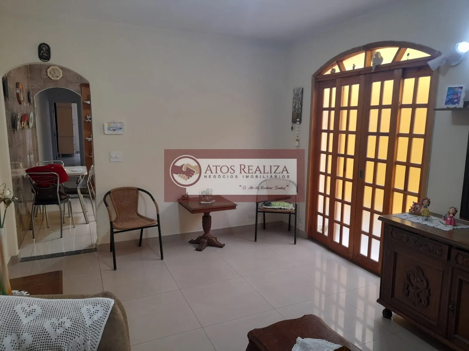 Imagem Vendo SUPER Oportunidade no Jardim Lalo. Casa térrea no Jardim Lalo, São 2 Dormitórios, 1 Suíte, 2 vagas de garagem, corredor lateral, próximo a estação autódromo da CPTM. Apenas R$ 550.000 aceita financiamento, Valor de Oportunidade.