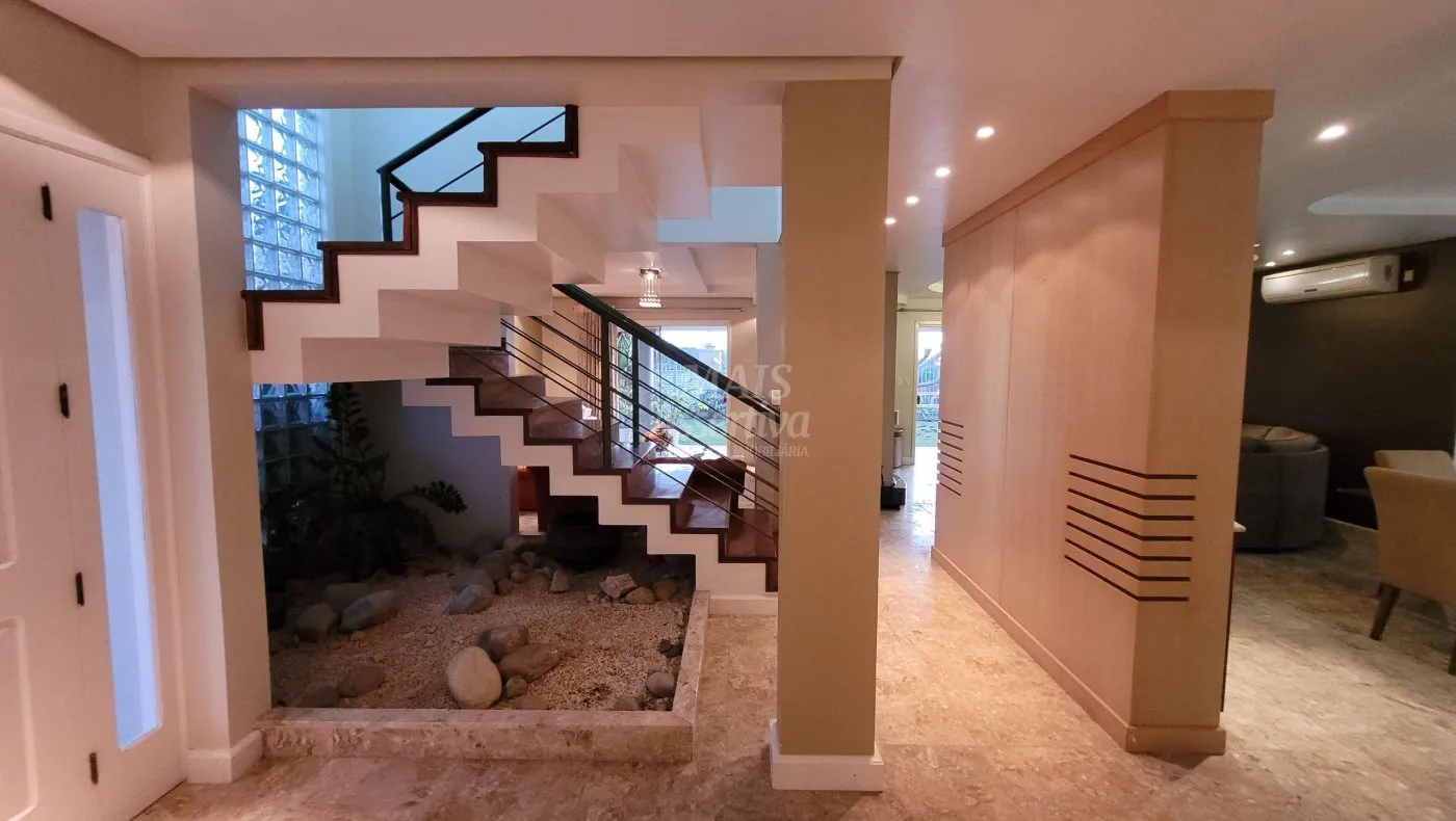 Imagem Excelente Casa de esquina para Venda com 389 m² em São Leopoldo
