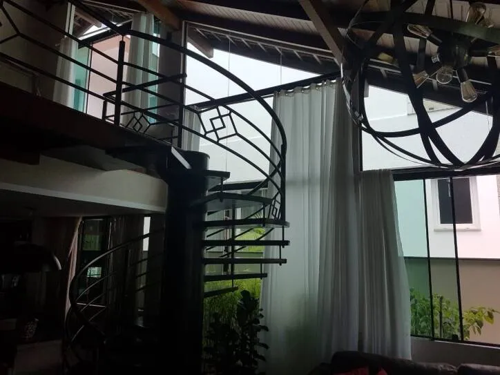Imagem Casa à Venda em Jurerê Internacional - 5 Suítes, Piscina