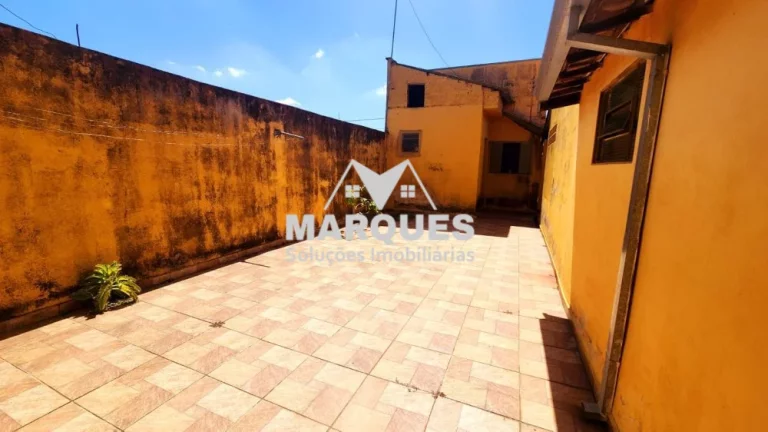 Imagem 2 Casas no Jardim Amanda II, Oportunidade Imperdível!