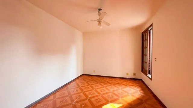Imagem Casa térrea com 3 dormitórios, piscina, espaço gourmet com churrasqueira.