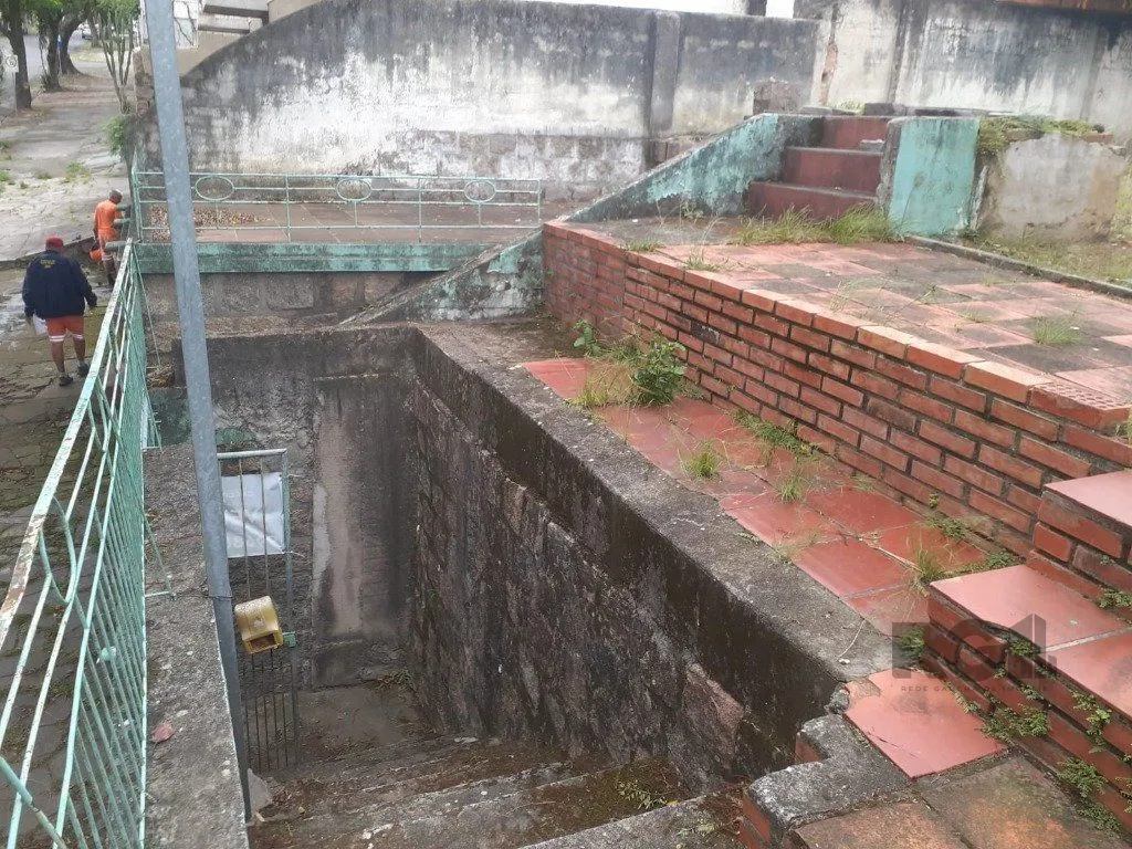 Imagem Vendo terreno no Bairro Partenon em Porto Alegre.