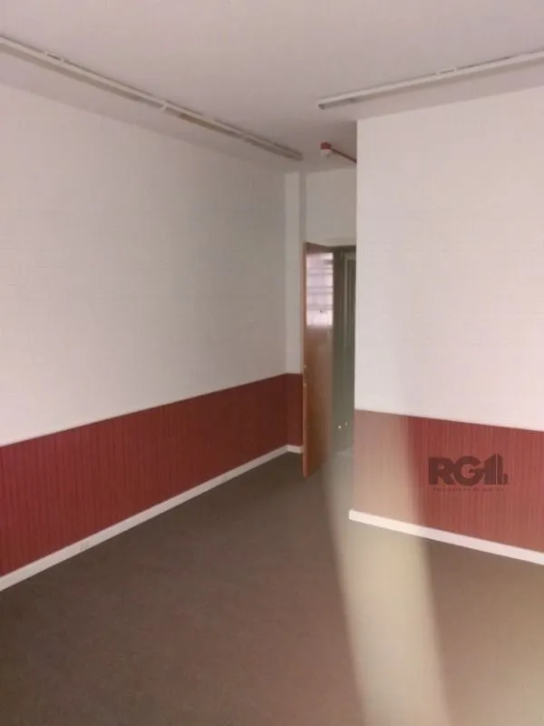 Imagem Sala Comercial para Aluguel no Centro Histórico - Vista para o Guaíba