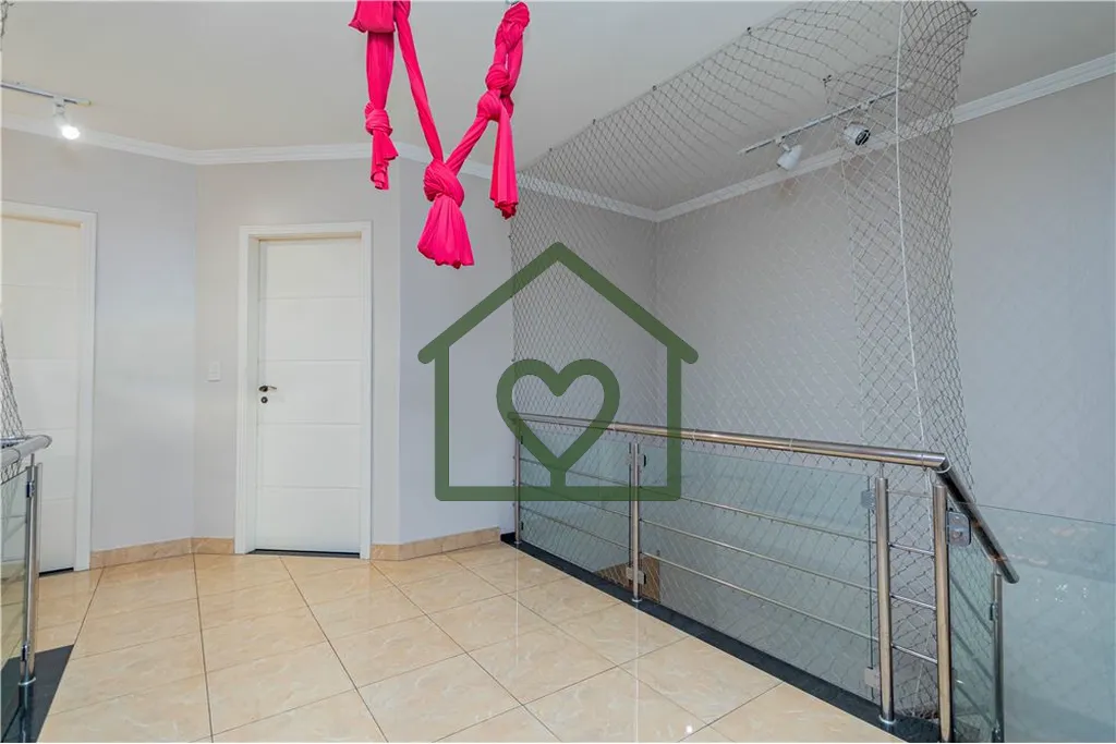 Imagem Excelente Casa em Condomínio fechado no Ecoville, composta de 2 pisos, com opção do terceiro. Pri...