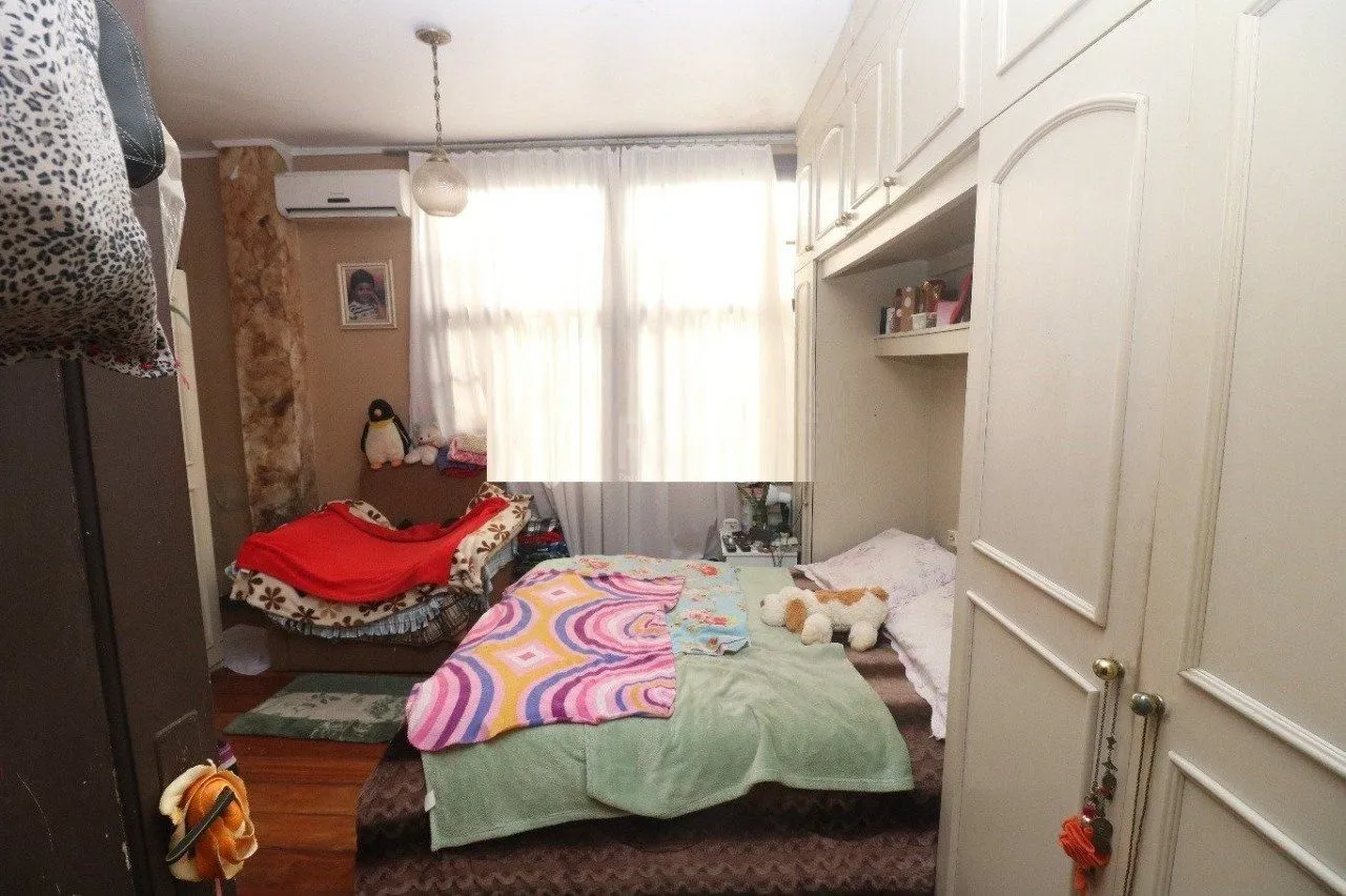 Imagem Casa para Venda - 250m², com 3 dormitórios, 1 suíte, sala ampla, copa cozinha, churrasqueira, lareira, banheiro social, dependência de empregada, 3 vagas - Medianeira