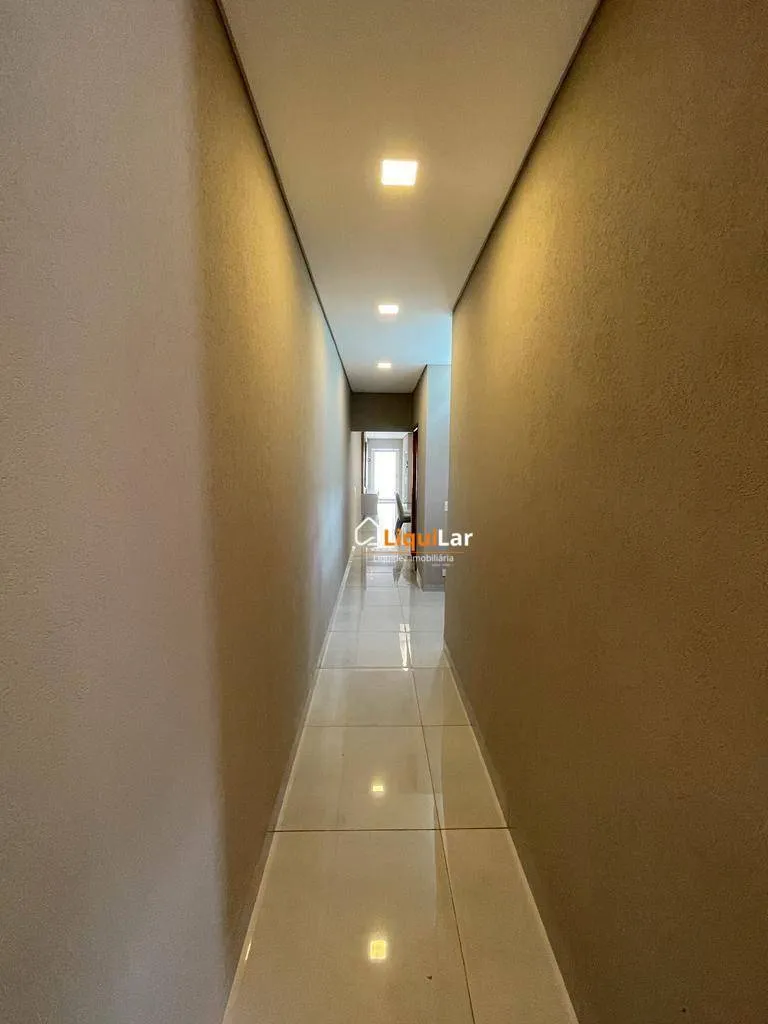 Imagem Casa Moderna no Silvia Regina com 2 Suítes, Espaço Gourmet e Acabamento Impecável