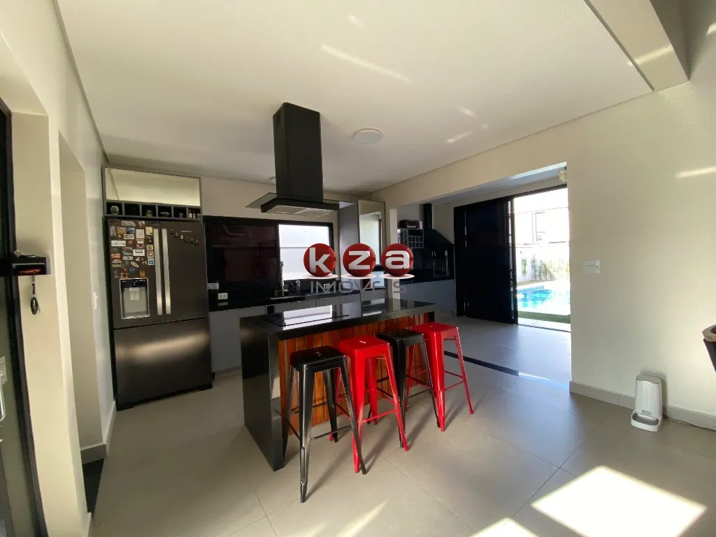Imagem Magnífica Casa à Venda e Permuta em Valinhos-SP, Condomínio Vila do Sol: 3 Suítes, 3 Salas, 4 Vagas, 206 m²!