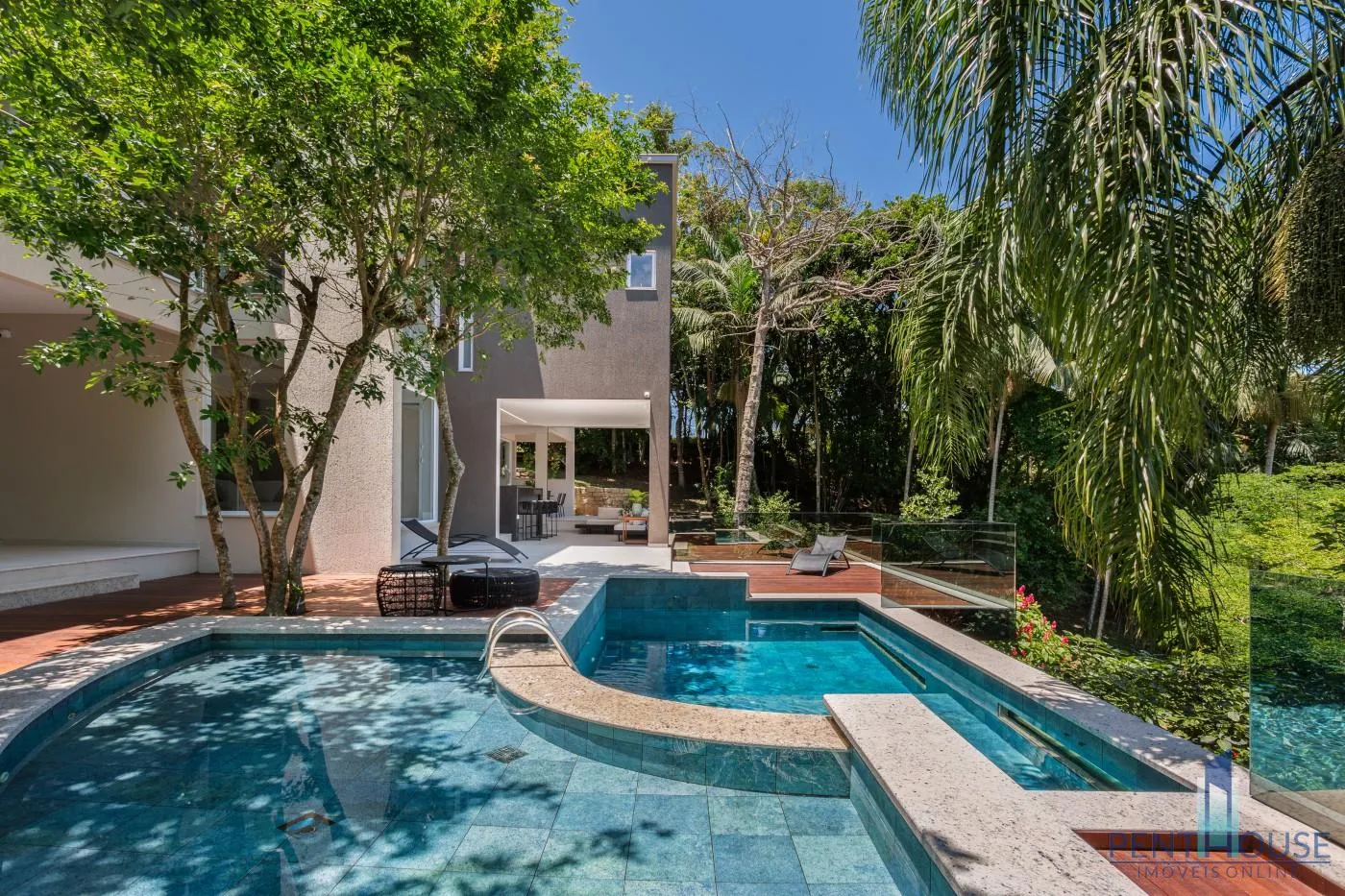 Imagem Casa para Venda em Balneário Camboriú, BARRA, 4 dormitórios, 4 suítes, 5 banheiros, 4 vagas