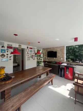 Imagem Casa Alto Padrão à Venda em Alphaville Salvador I | 600m² Privativos | 4 Suítes | Energia Solar | Espaço Gourmet