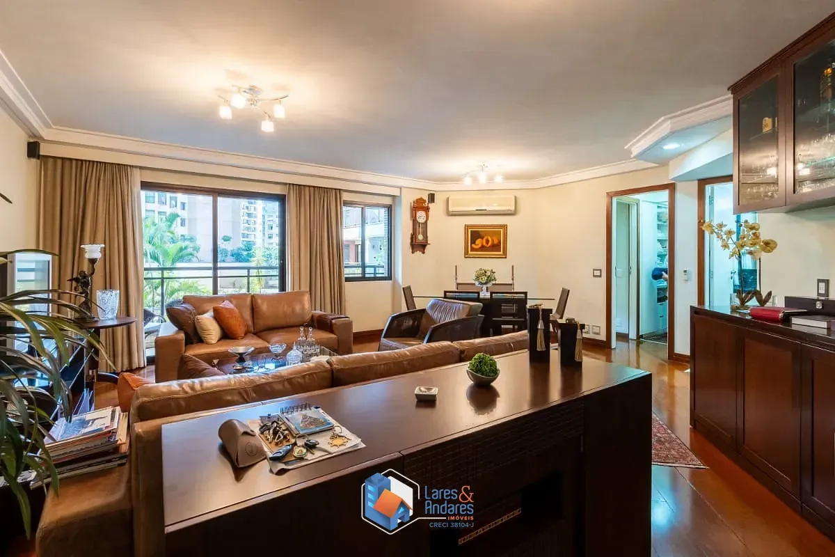 Foto do imóvel Apartamento para venda em Moema com 3 quartos, sendo 1 suíte, 120m² em Avenida Jandira
