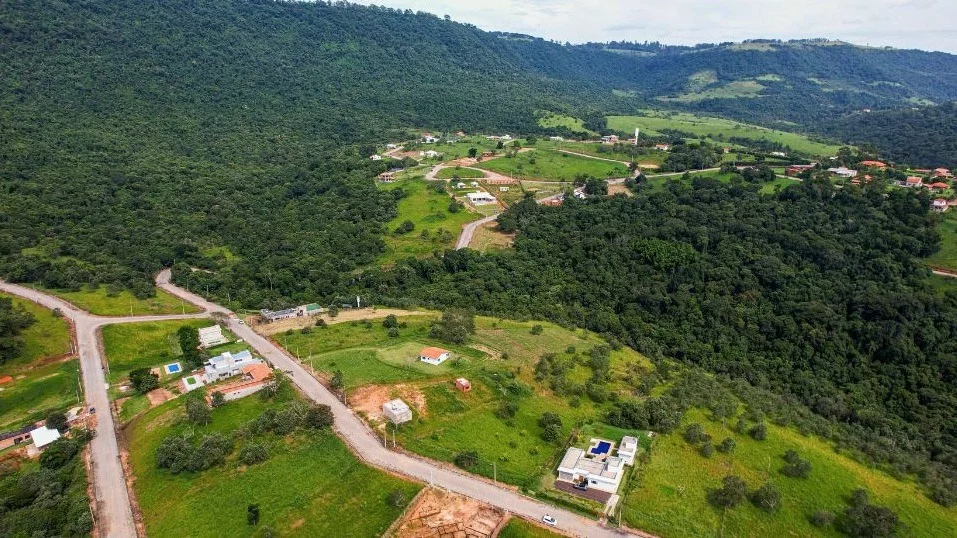 Imagem Terreno à venda Condomínio Fechado em Bofete, SP