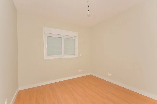Imagem Casa à Venda no Parque das Imbuias – 3 Quartos, 1 Suíte, 126m², Campo Comprido, Curitiba