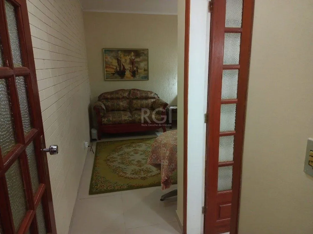Imagem Casa para Venda - 220m², 3 dormitórios, sendo 1 suites, 1 vaga - Camaquã