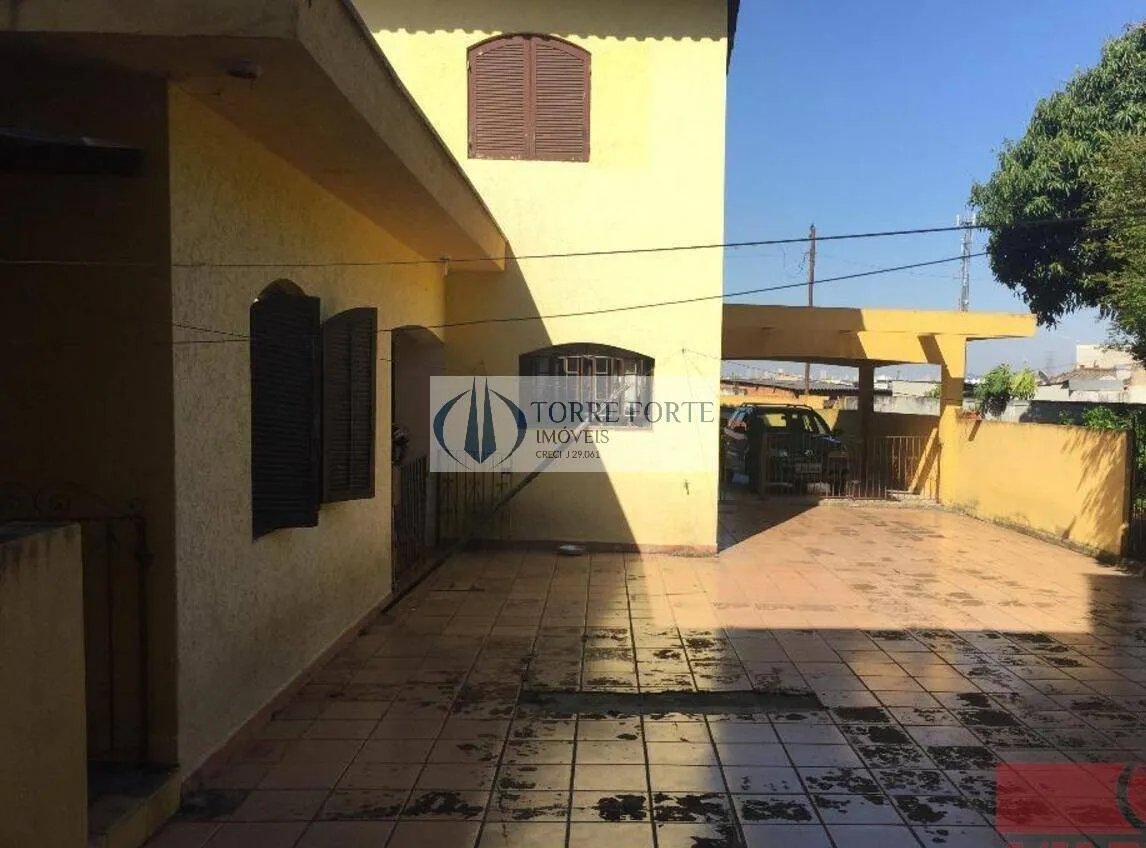 Imagem Casa com 3 dormitorios 1 suite 12 vagas de garagem na Vila Ema.
