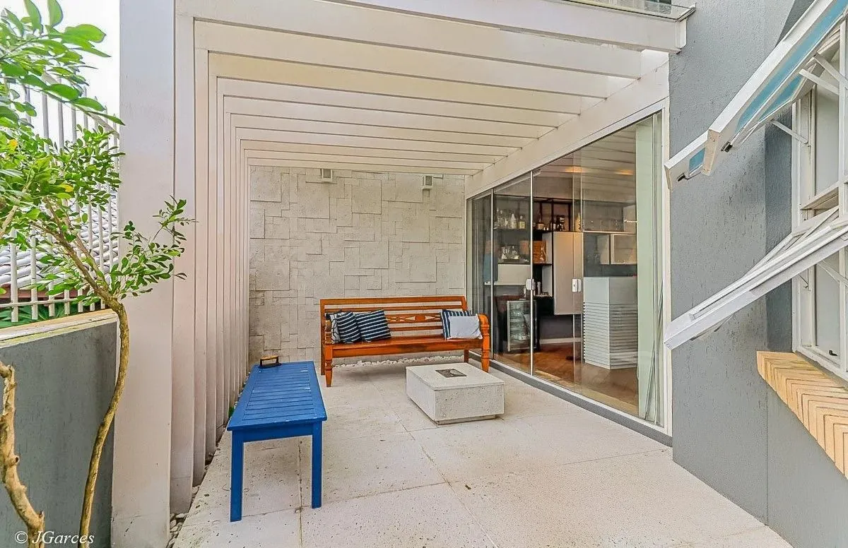 Imagem Casa em Condomínio à venda com 286m², 3 dormitórios, 1 suíte, 3 vagas, no bairro Jardim Isabel em Porto Alegre