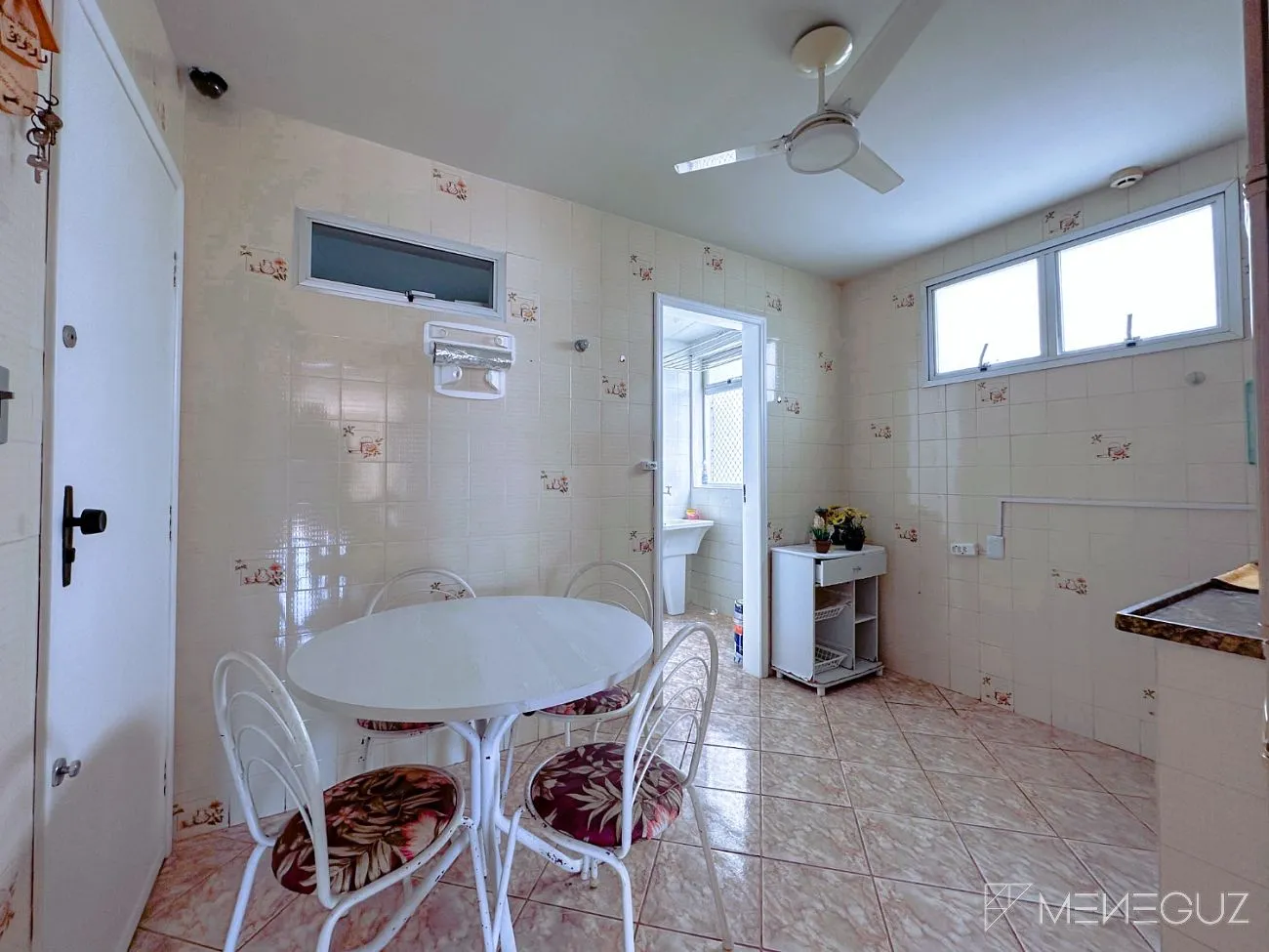Imagem Apartameto 3 Quartos a venda na Praia do Morro a Duas quadras do mar com elevador