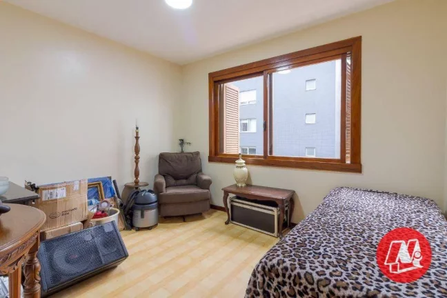 Imagem Cobertura no bairro Petrópolis, 3 dormitórios, suite. vagas e piscina. ,