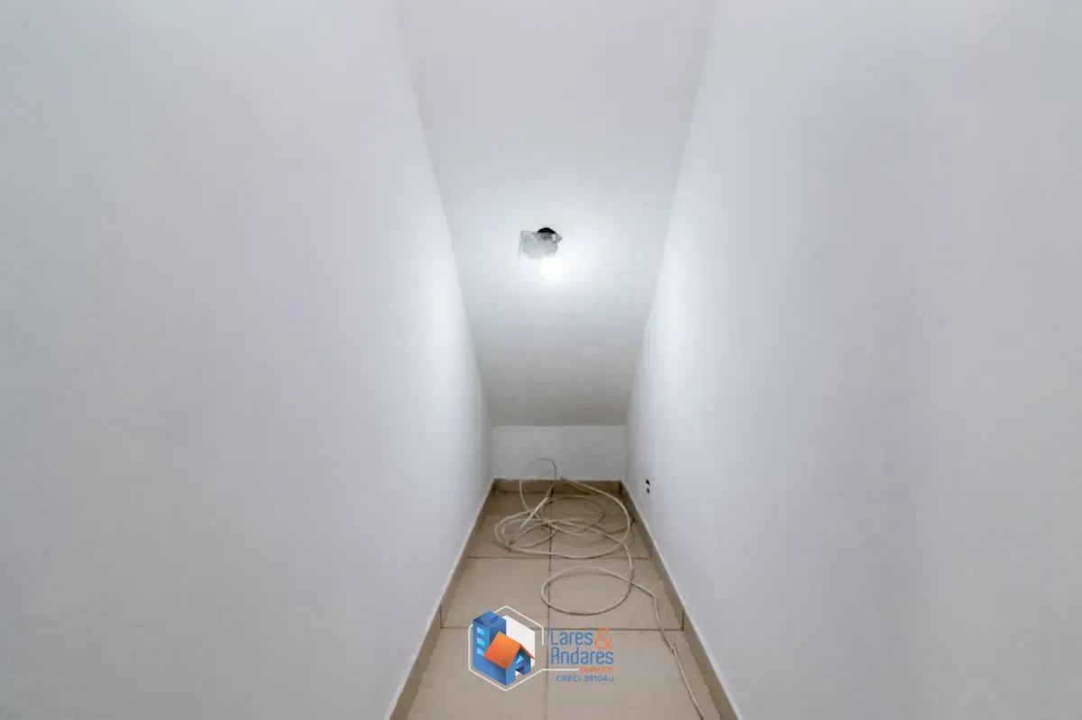 Imagem Sobrado para venda em Brasilândia com 3 quartos, sendo 3 suítes, 245m²