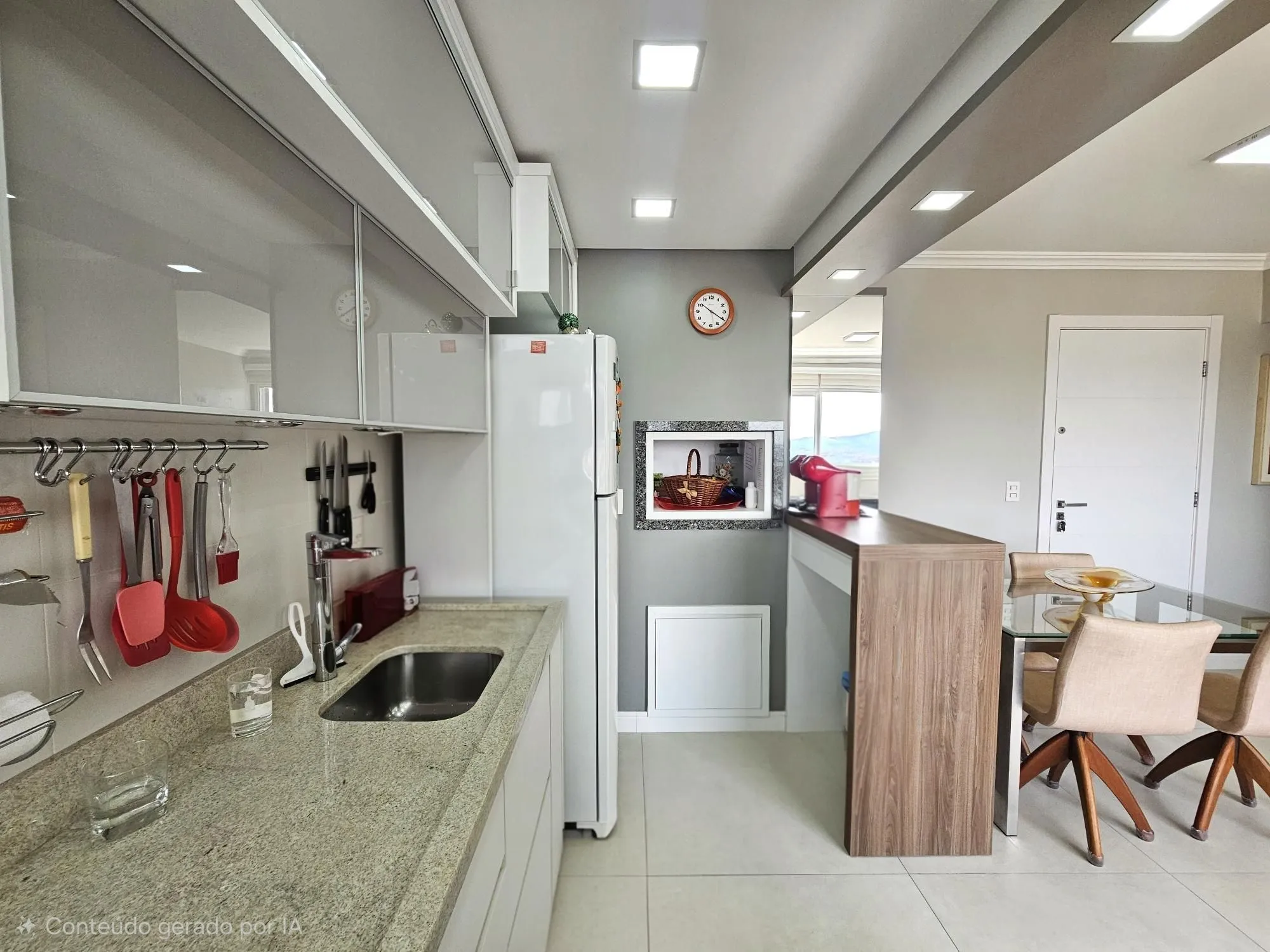Imagem APARTAMENTO MOBILIADO | ÚLTIMO ANDAR