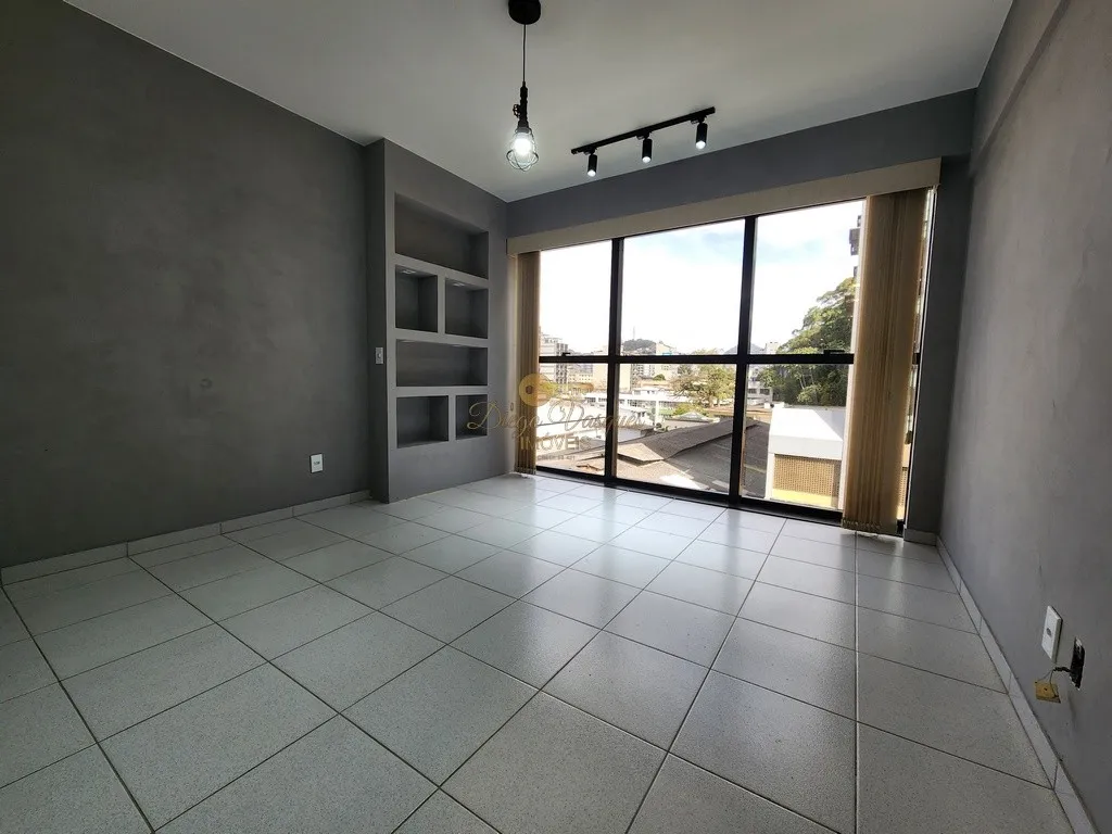 Imagem Sala Comercial para Locação em Teresópolis / RJ no bairro Várzea