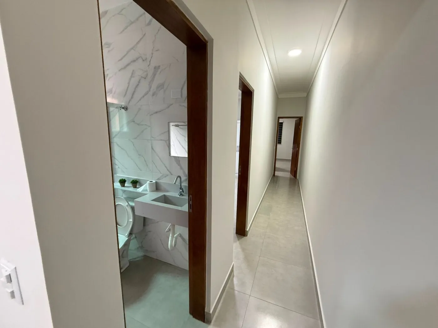 Imagem Casa para Venda em Mongaguá, Itaóca, 2 dormitórios, 1 suíte, 1 banheiro, 2 vagas