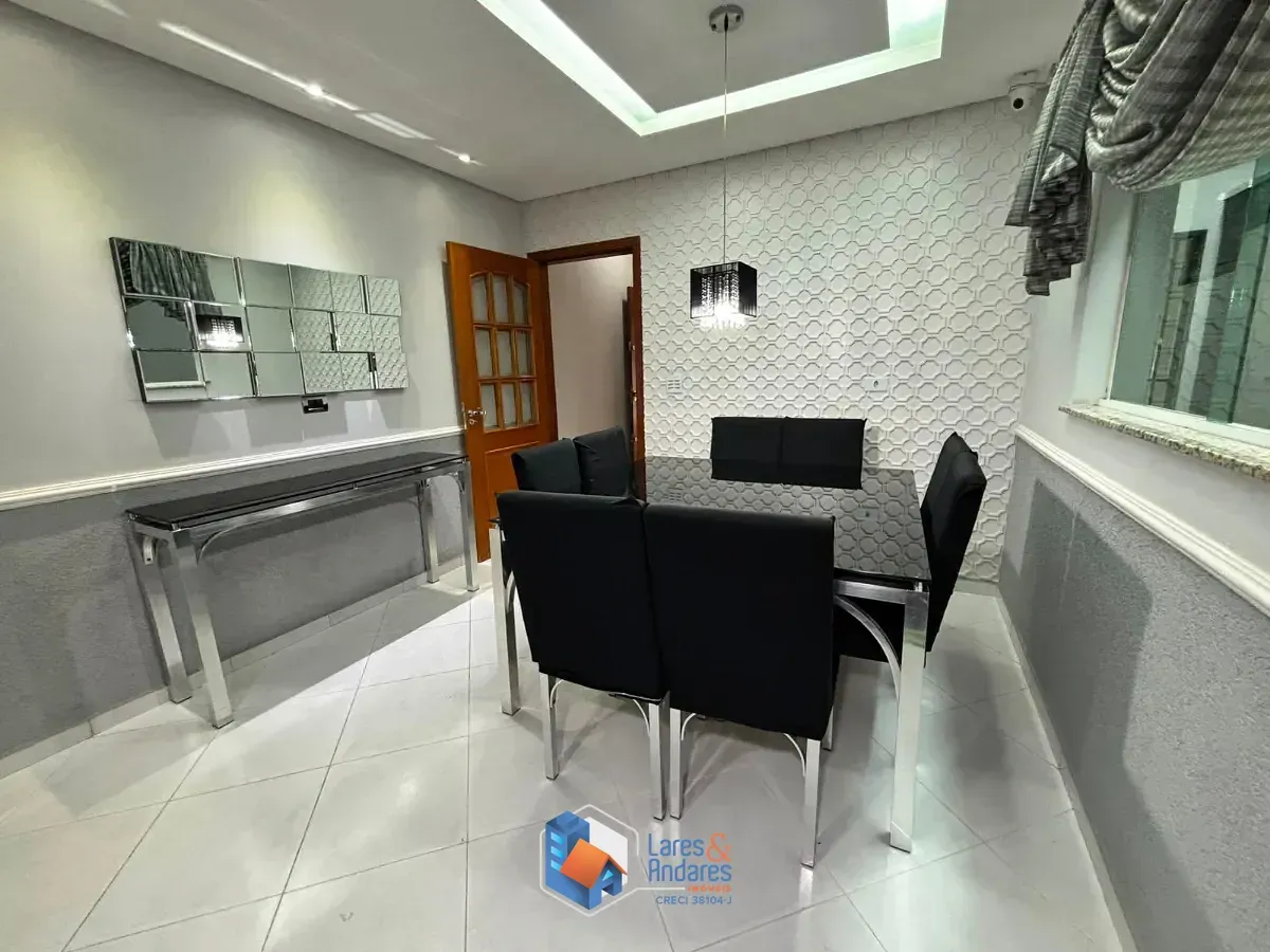 Imagem Sobrado para venda em Jardim Mangalot com 3 quartos, sendo 1 suíte, 193m²
