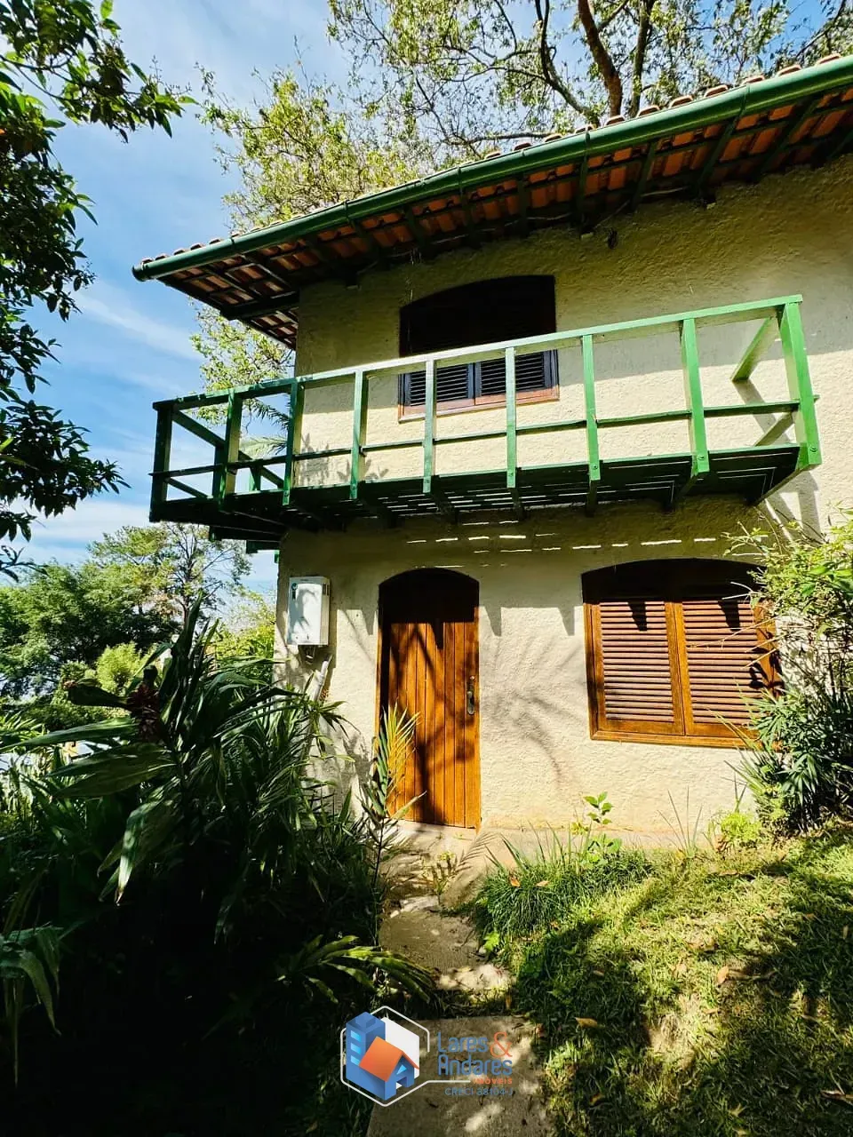Imagem Casa no condomínio Rua Indore para venda com 3 quartos, 1,000m²