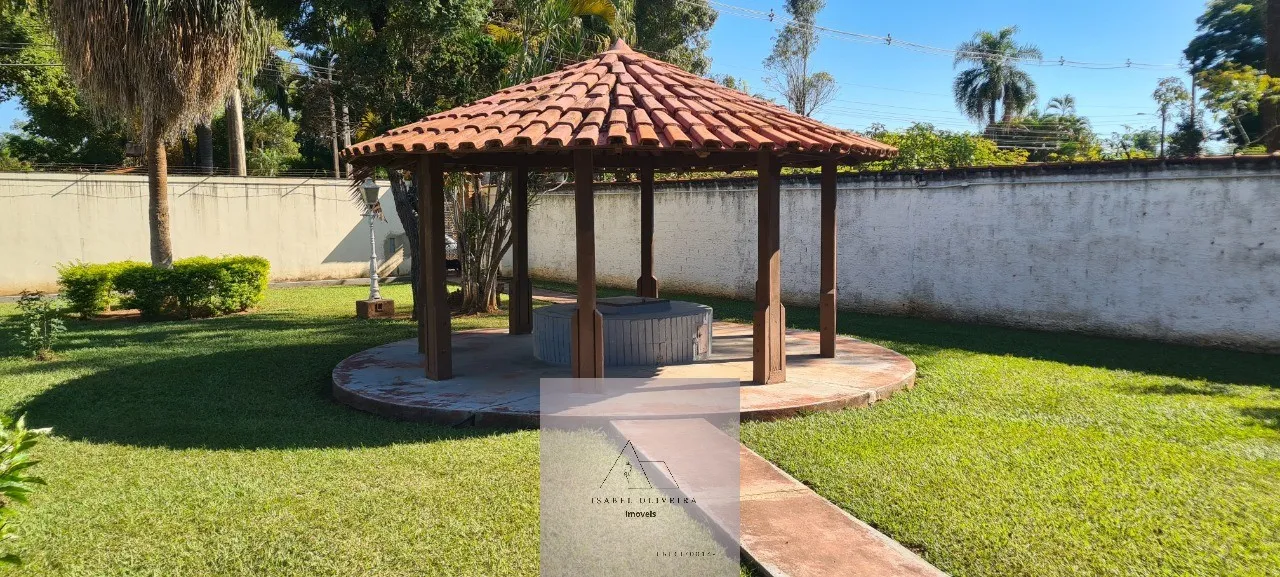 Imagem Maravilhosa Chácara à Venda em Itu-SP: 4 Quartos, 1 Suíte, 3 Salas, 3 Banheiros, 3 Vagas de Garagem