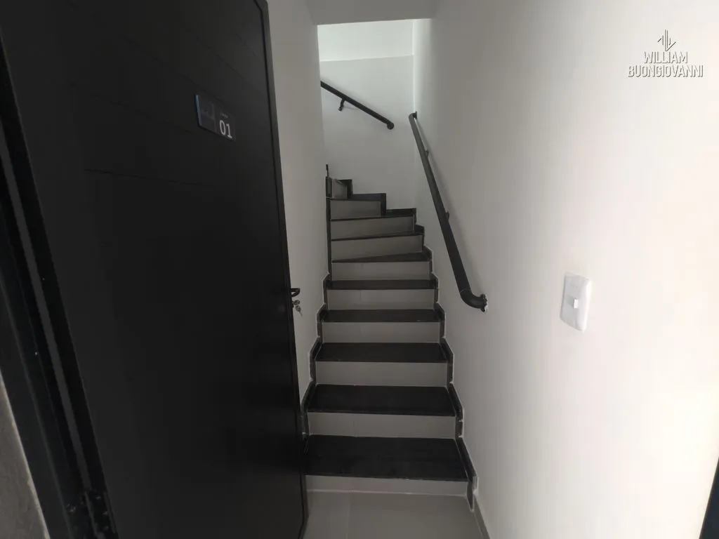 Imagem CASA SOBREPOSTA EM CONDOMÍNIO NA PRAIA GRANDE | ENTRADA A PARTIR DE R$ 6 MIL!