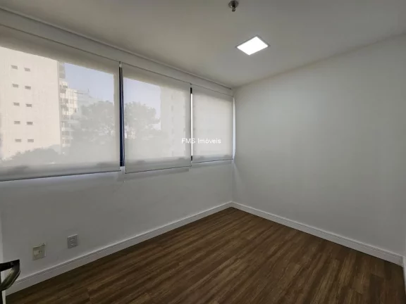 Imagem Sala comercial com 31m² no Campo Belo.