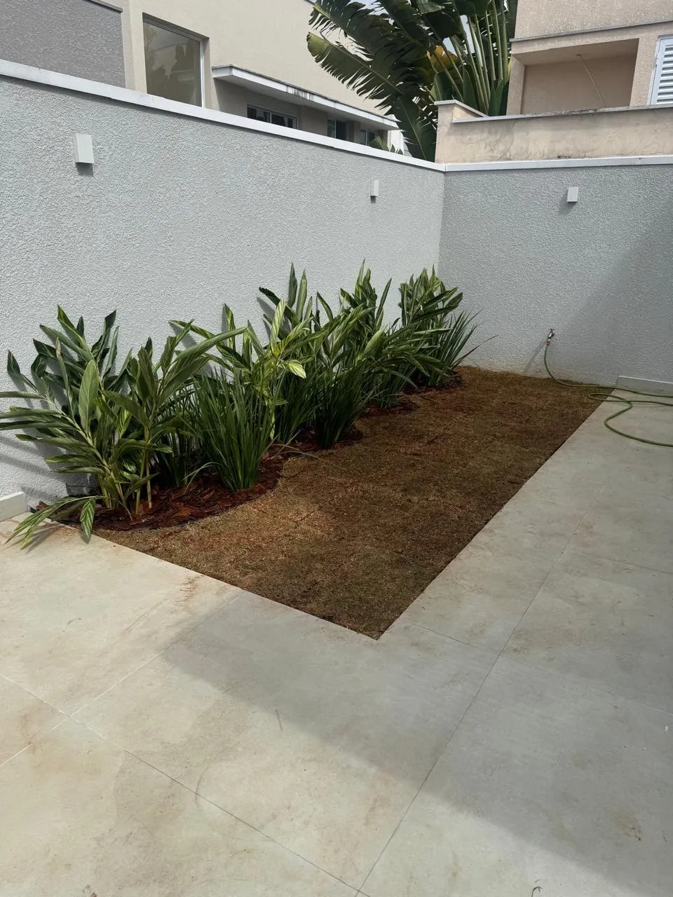 Imagem Sobrado de alto padrão à venda no Condomínio Mont Blanc, Sorocaba, com 3 suítes, piscina e 280 m²