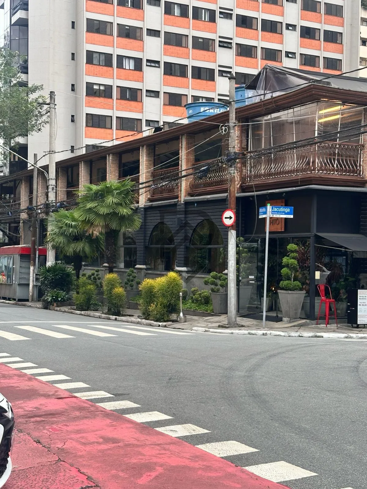 Foto do imóvel Casa Sobrado comercial moema localizado em esquina