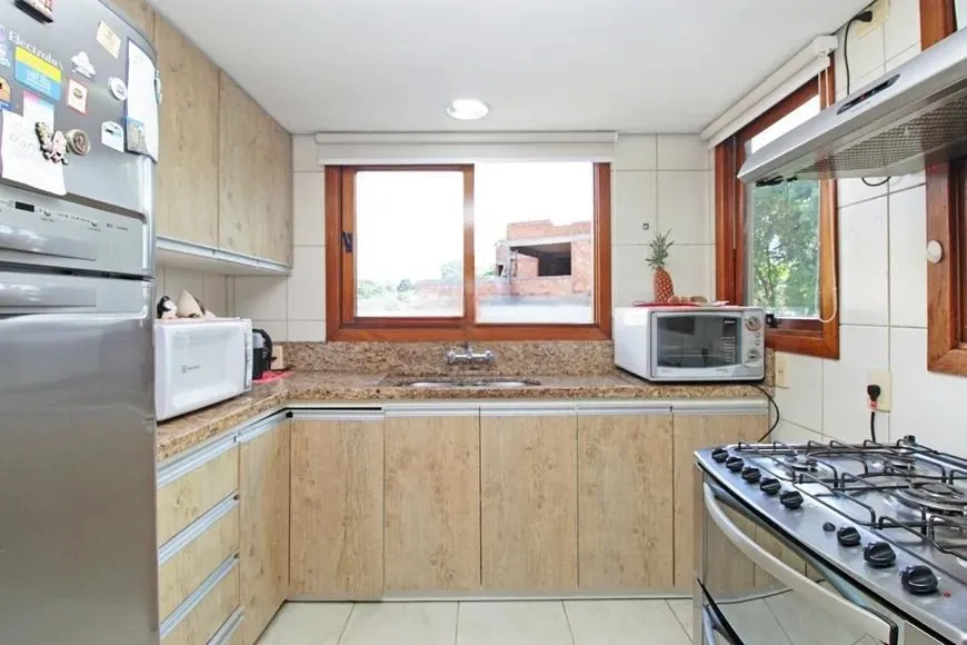Imagem Apartamento com 159m², localizado no bairro Bela Vista em Porto Alegre/RS.