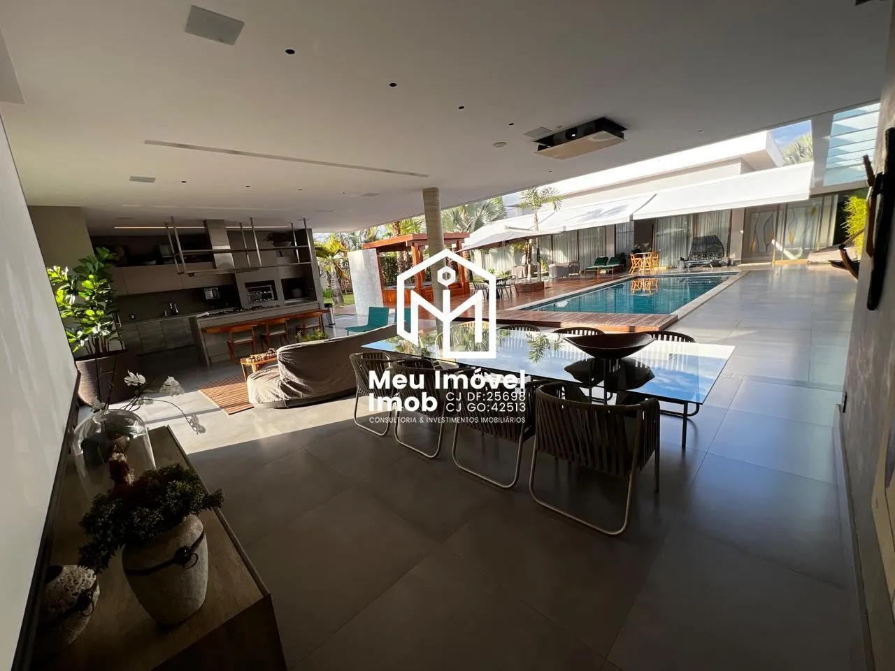 Imagem Casa 4 Quartos 4 Suítes 7 Vagas 860m² Mobiliado Park Way/DF