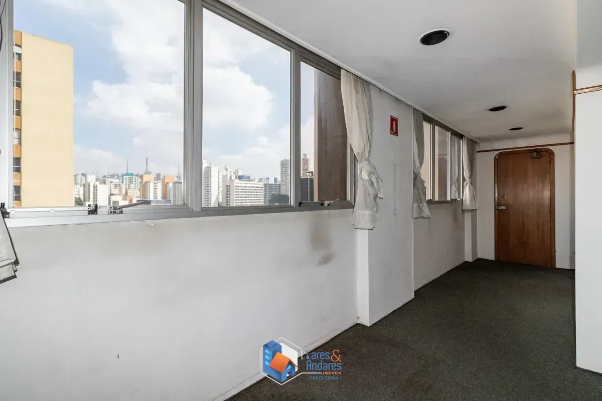 Imagem Conjunto comercial para venda em Liberdade, 276m²