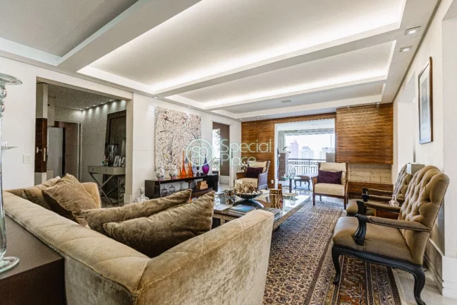 Imagem Excelente apartamento com 400m² no Morumbi, living super espaçoso integrado ao home theater e à s...