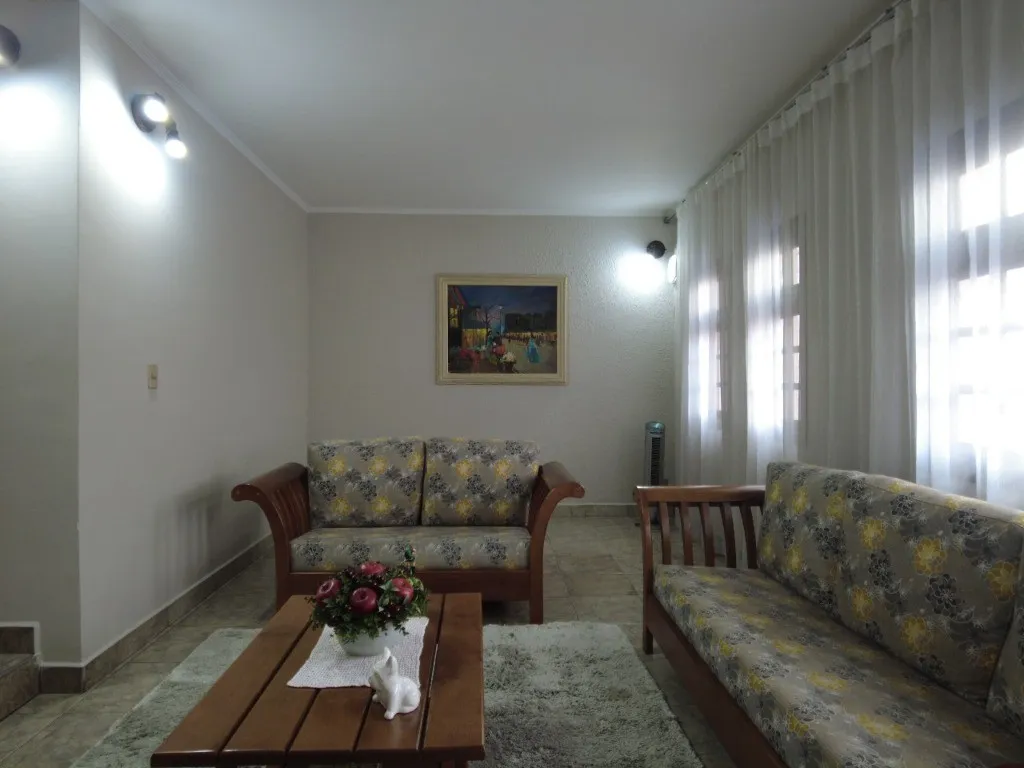 Imagem Sobrado de Luxo na Vila Lucinda em Santo André - 5 Quartos, 1 Suíte, 3 Banheiros, 4 Vagas de Garagem - 435m²