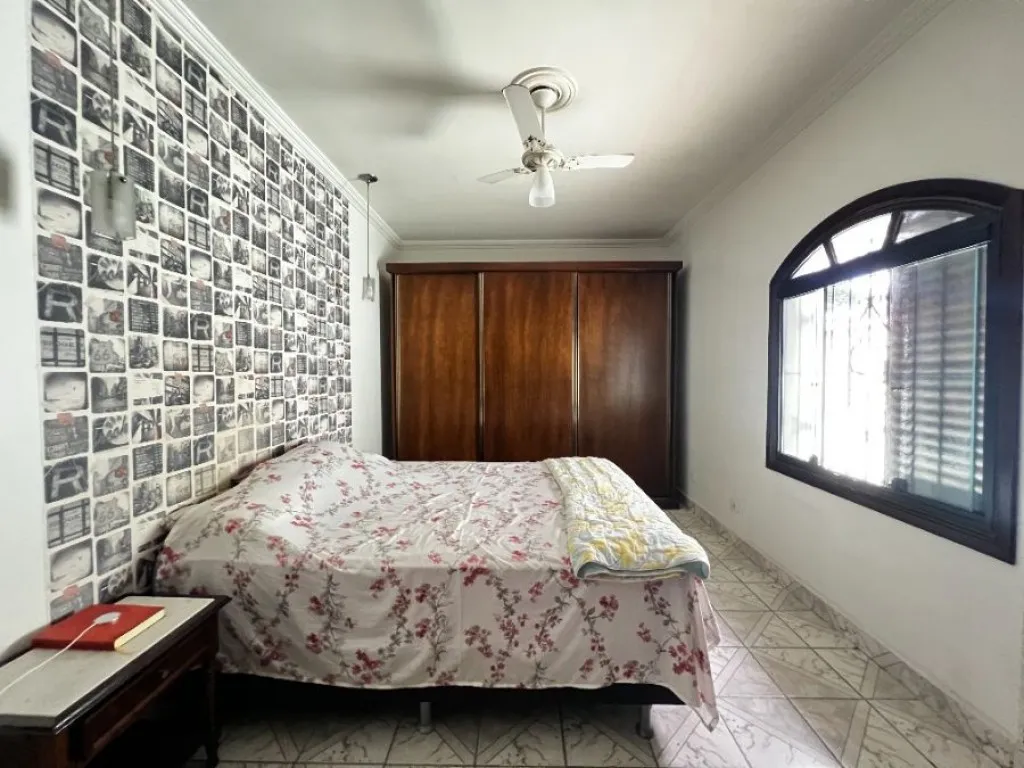 Imagem CASA COM 385,00 m² - GUILHERMINA - PRAIA GRANDE SP