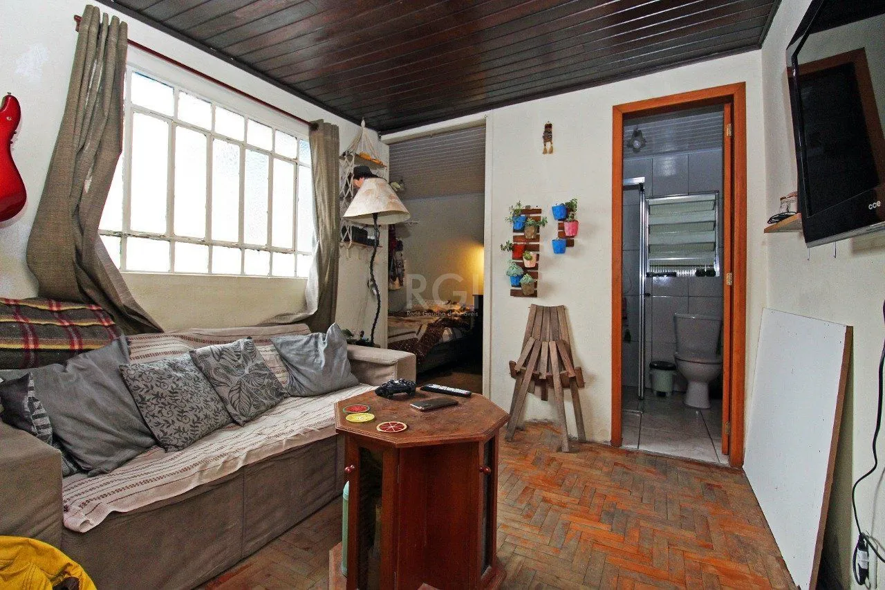 Imagem Casa para Venda - 85m², 2 dormitórios, 1 vaga - Cidade Baixa