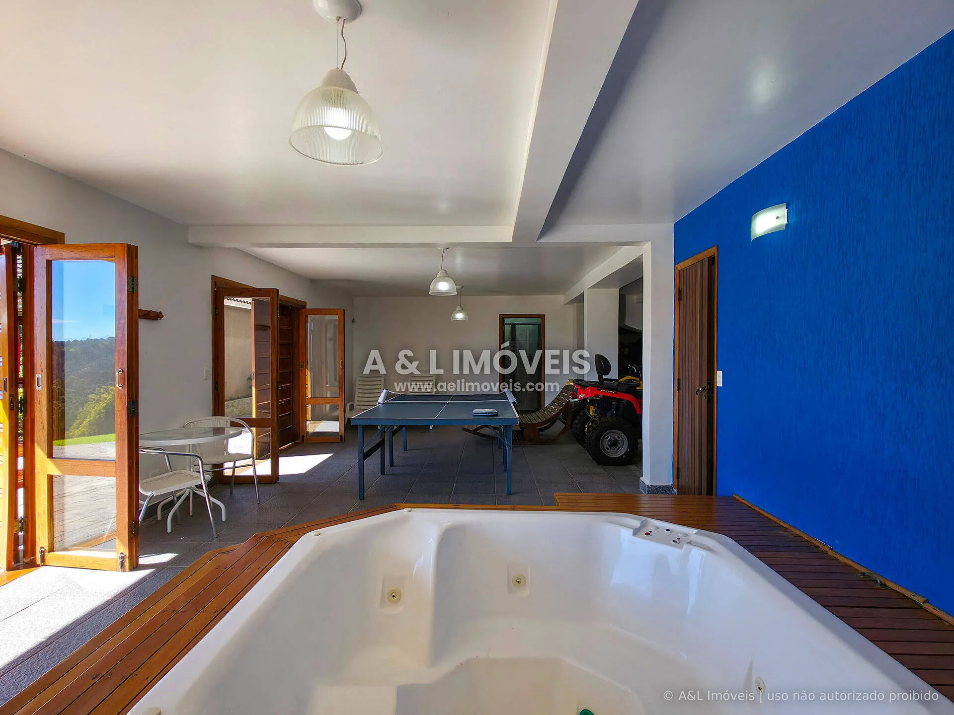 Imagem Casa à venda no Portal do Capivari com 5 dormitórios e 3 suítes