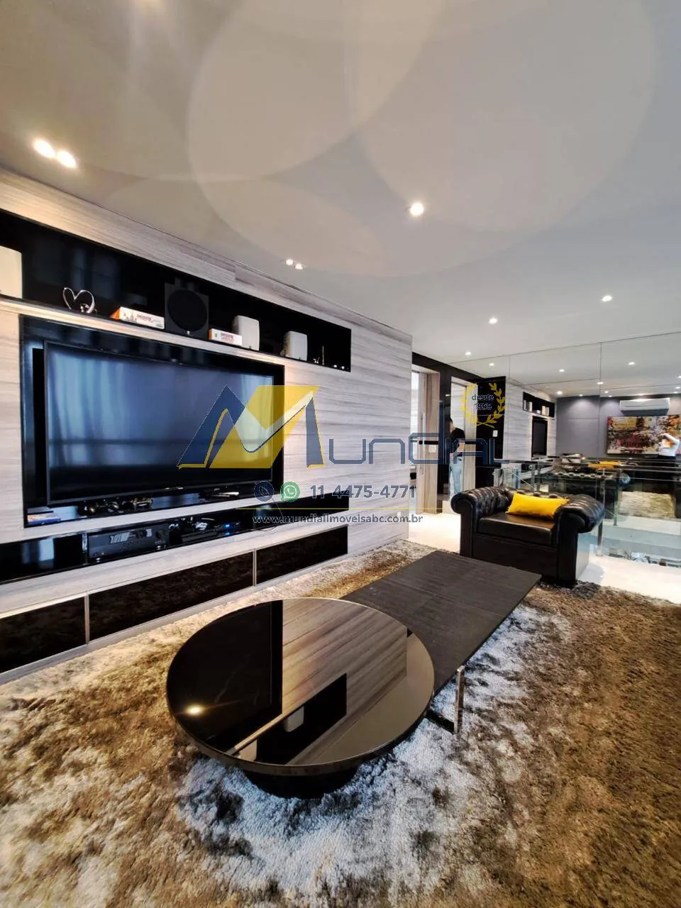 Imagem Cobertura Duplex de Alto Padrão com 227m² e 4 Vagas