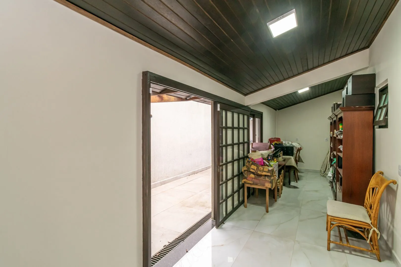 Imagem Casa sobrado no bairro Cristal de 3 dormitórios e 3 vagas DESOCUPADA