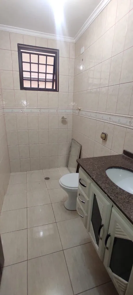 Imagem Excelente Sobrado à Venda na Vila Scarpelli em Santo André-SP: 3 Quartos, 2 Banheiros, 2 Vagas de Garagem - 180,00m²