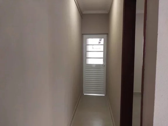 Imagem CASA TÈRREA À VENDA EM UM EXCELENTE BAIRRO