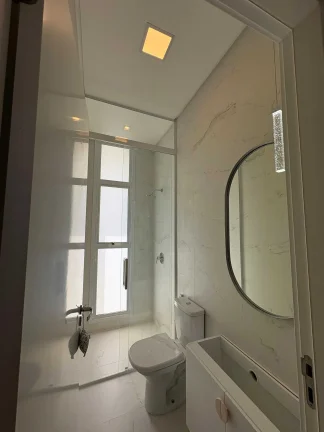 Imagem Casa mobiliada no Condomínio Caledônia com 3 suítes e 6 vagas de garagem em Camboriú/Sc