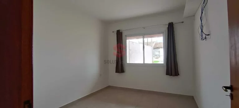 Imagem Casa com 02 quartos e amplo espaço de terreno à venda no Jd Iruama em Campo Largo/PR