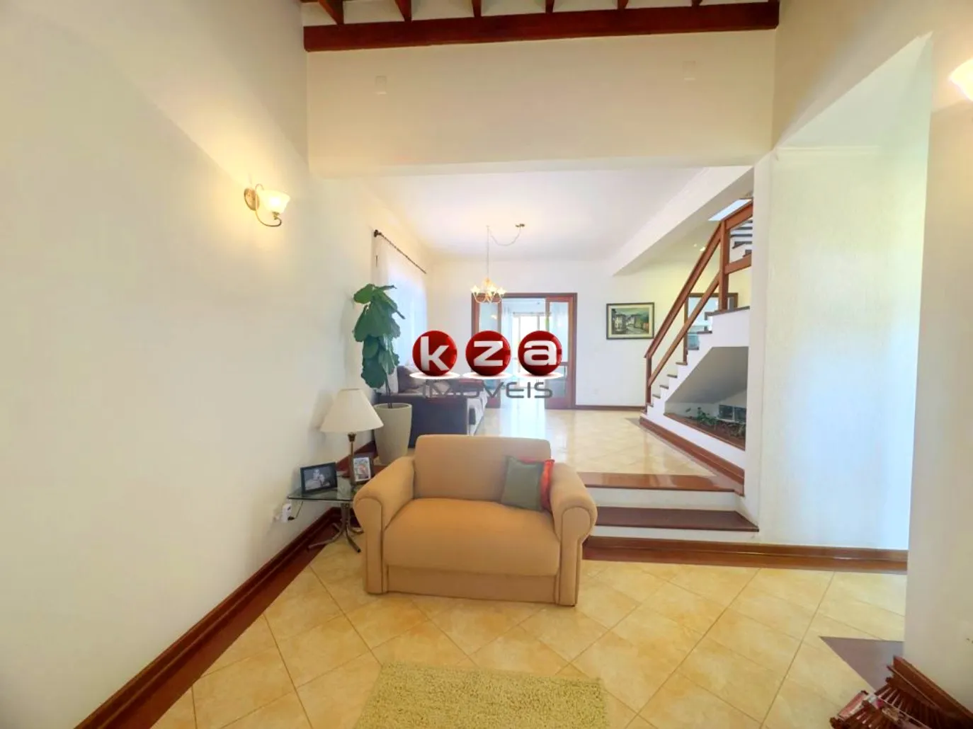 Imagem Casa de luxo à venda em Valinhos-SP no Condomínio Terras do Caribe: 3 quartos, 1 suite, 3 salas, 5 banheiros, 2 vagas e piscina, 289m².