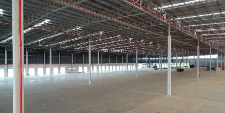 Imagem Galpão Comercial para Locação em Guaíba-RS Zona Rural Pq. 35: 2 Banheiros, 10 Vagas, 38.480m² de Área