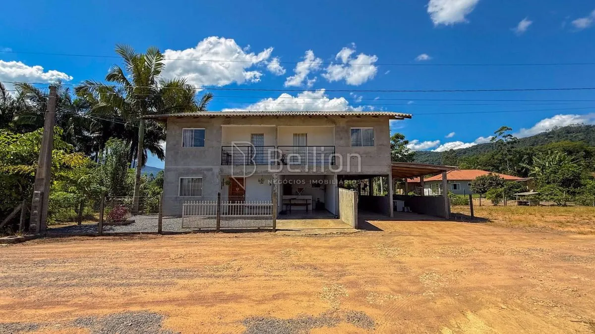 Imagem Terreno com 2.750 m² e imóveis com renda na Estrada do Pomerano - Rio dos Cedros